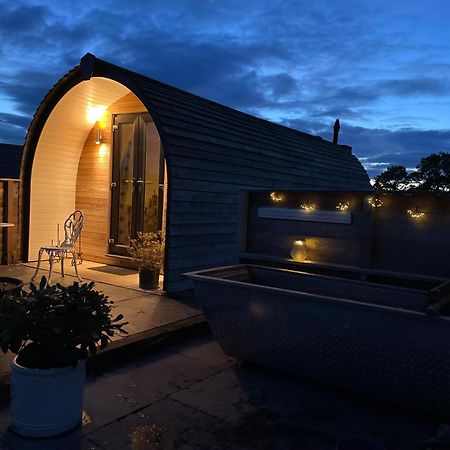 Отель Abbey Farm Luxury Glamping Rhuddlan Экстерьер фото