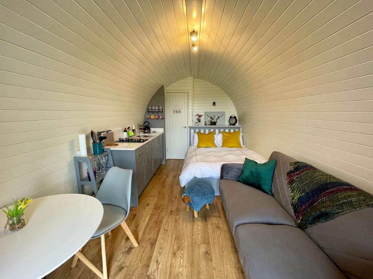 Отель Abbey Farm Luxury Glamping Rhuddlan Экстерьер фото