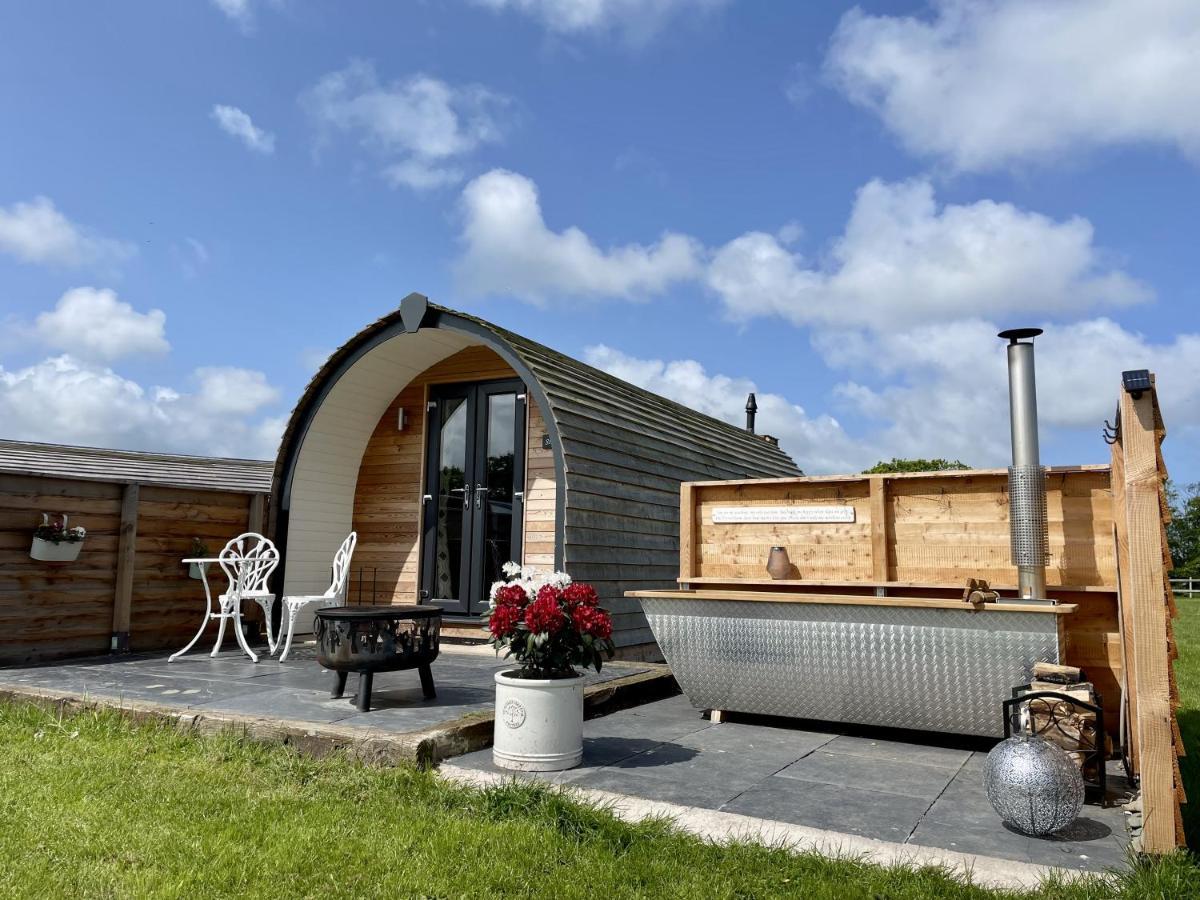 Отель Abbey Farm Luxury Glamping Rhuddlan Экстерьер фото