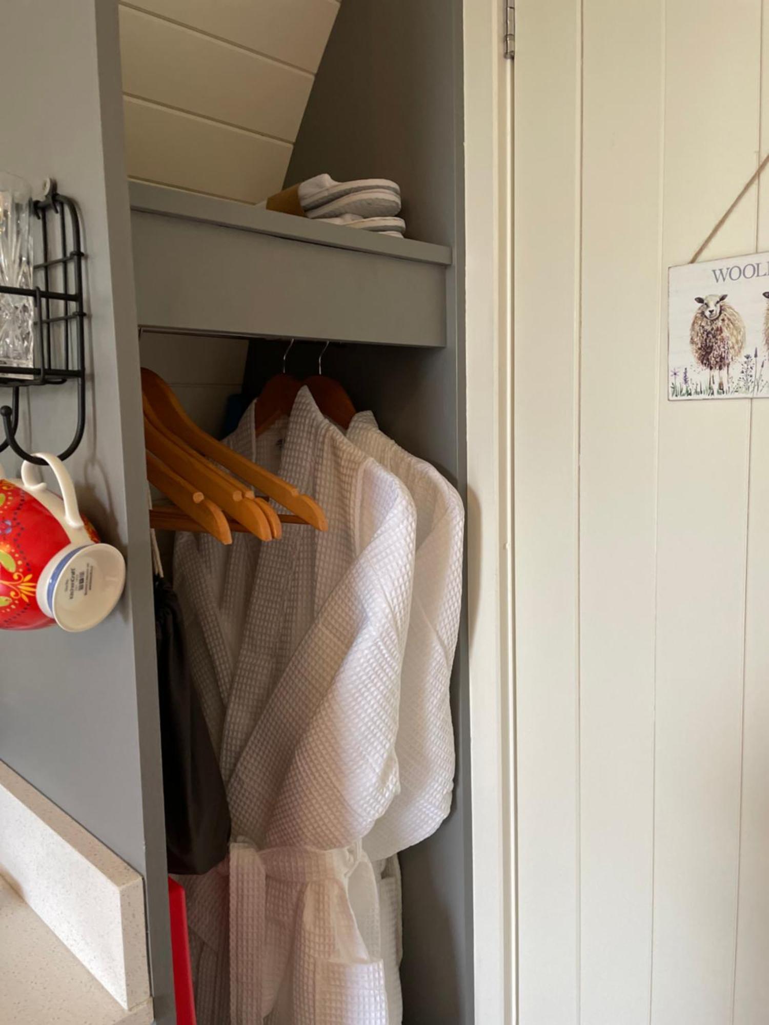 Отель Abbey Farm Luxury Glamping Rhuddlan Номер фото