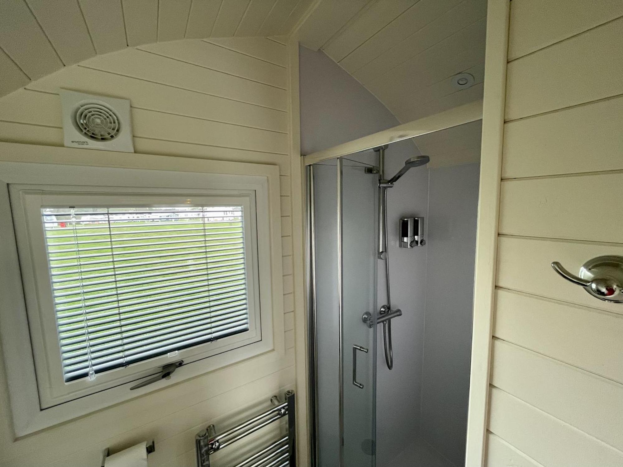 Отель Abbey Farm Luxury Glamping Rhuddlan Экстерьер фото