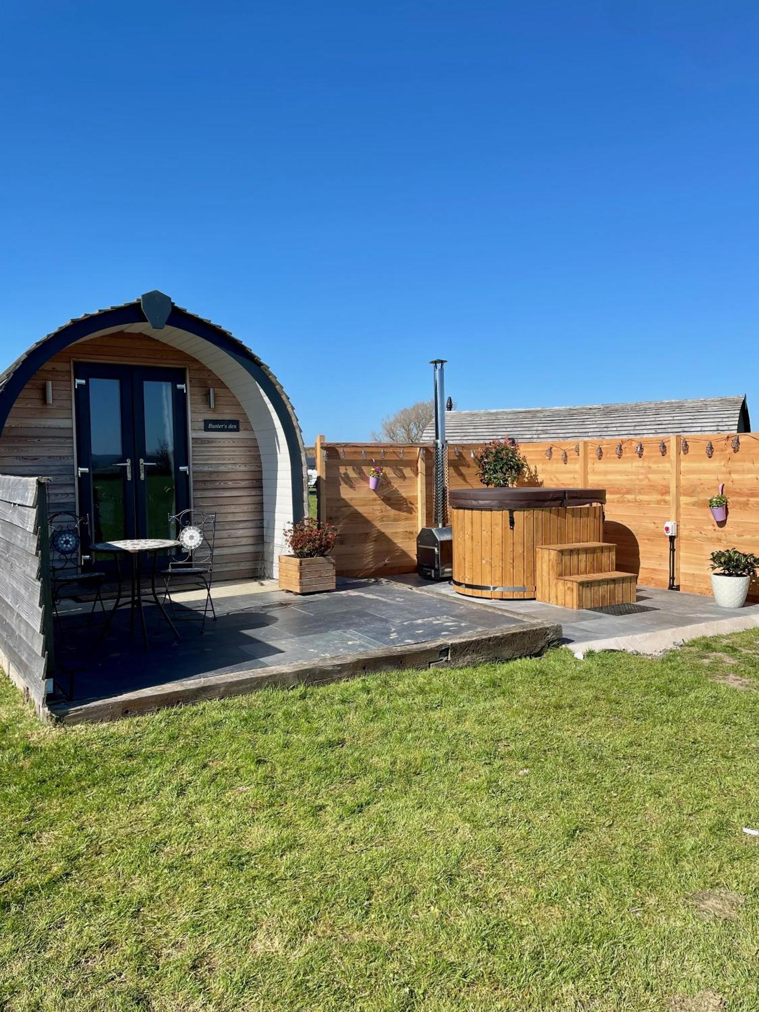 Отель Abbey Farm Luxury Glamping Rhuddlan Экстерьер фото